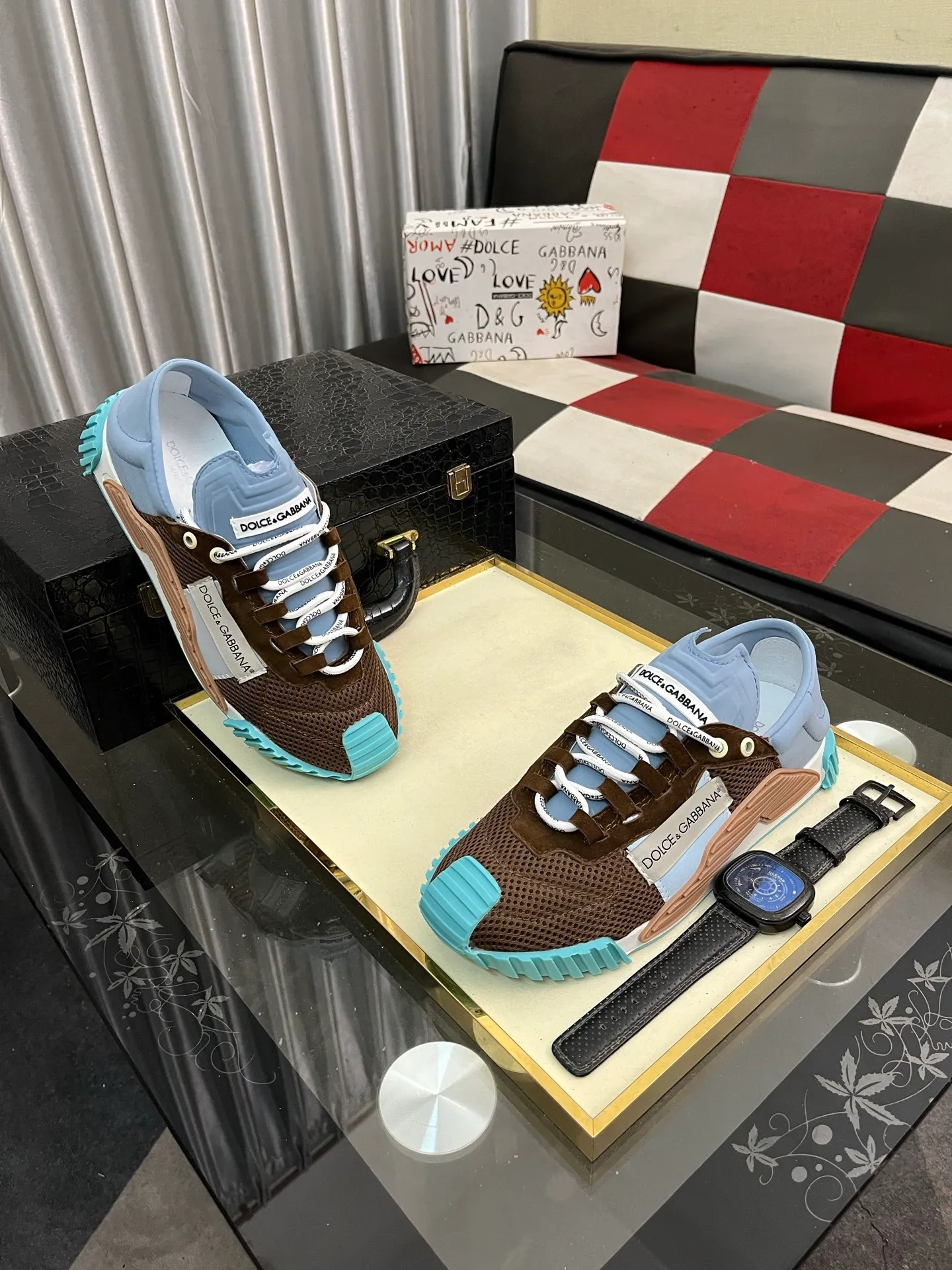 Men's shoes 💰440⌚️⌚️DG's latest popular 🔥🔥casual shoes, the tongue has the brand's iconic details, and the combination of silk cowhide and cow suede enhances the style. Fashionable and versatile, it can complement any look. Create an exquisite design with unique dynamic vitality and modern atmosphere, showing modern elegance. Size: 35-46